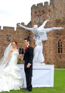 Acrobats for weddings